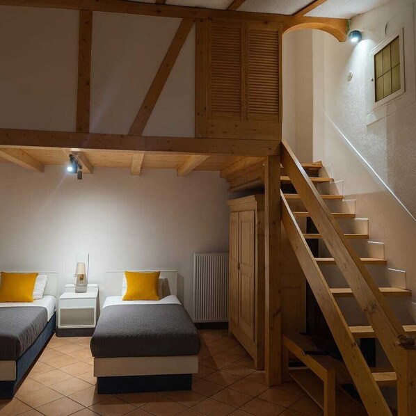 Desk, laptop workspace, free WiFi