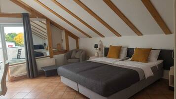 Desk, laptop workspace, free WiFi