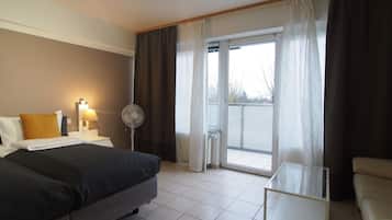 Superior-Doppel- oder -Zweibettzimmer, Balkon | Hochwertige Bettwaren, Schreibtisch, laptopgeeigneter Arbeitsplatz