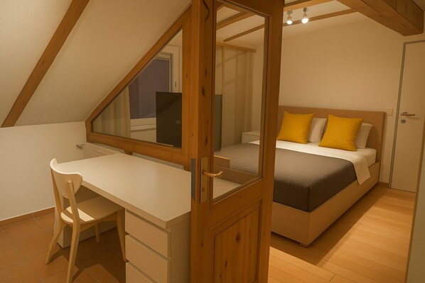 Studio | Desk, laptop workspace, free WiFi