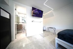 1 camera, ferro/asse da stiro, Wi-Fi, lenzuola