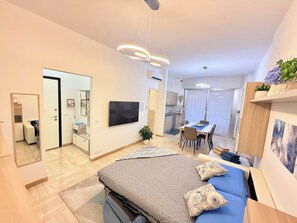 アイロン / アイロン台、WiFi (無料)、ベッドシーツ