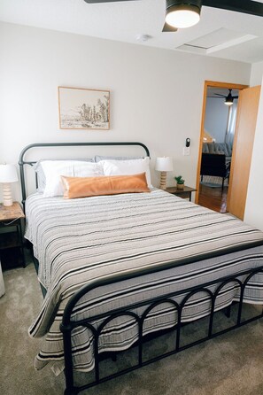 Iron/ironing board, free WiFi, bed sheets - Chasing Lakeside Sunsets Elysian MN
-Lake Front Property- (Elysian)