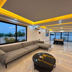 Smart TV -  Punta Cana Tropical Getaway (Punta Cana)