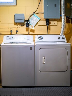 Interior - Lake Escape|Pool Table|Kids Game Room|Wii|Foosball (Avon Lake)