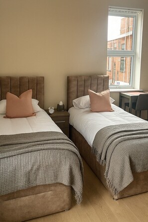 Room - New Cozy Modern Studios, Sleeps 2 in Bolton (Greater Manchester)