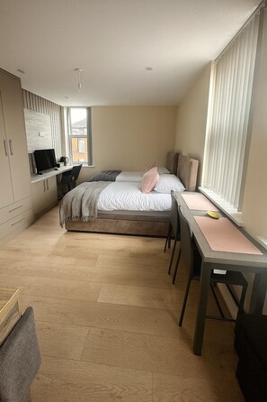 1 bedroom, Internet, bed sheets - New Cozy Modern Studios, Sleeps 2 in Bolton (Greater Manchester)