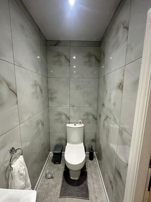 Hair dryer, towels - New Cozy Modern Studios - Sleeps 1 in Bolton (Greater Manchester)