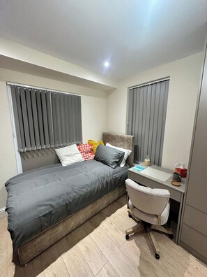 1 bedroom, Internet, bed sheets - New Cozy Modern Studios - Sleeps 1 in Bolton (Greater Manchester)