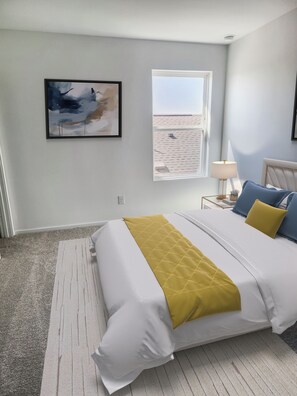 4 habitaciones, tabla de planchar con plancha, wifi y ropa de cama 