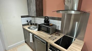 Microwave, oven, stovetop, cookware/dishes/utensils