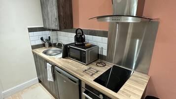 Microwave, oven, stovetop, cookware/dishes/utensils