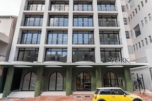 Exterior - The York | Spacious Apartment | Mountain Views (Cape Town)