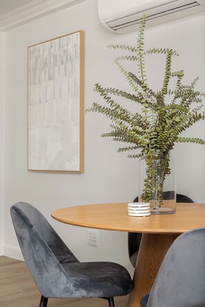 Dining - The York | Spacious Apartment | Mountain Views (Cape Town)