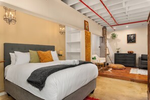 Iron/ironing board, Internet, bed sheets - Industrial-Chic Apartment | City Centre (Cape Town)