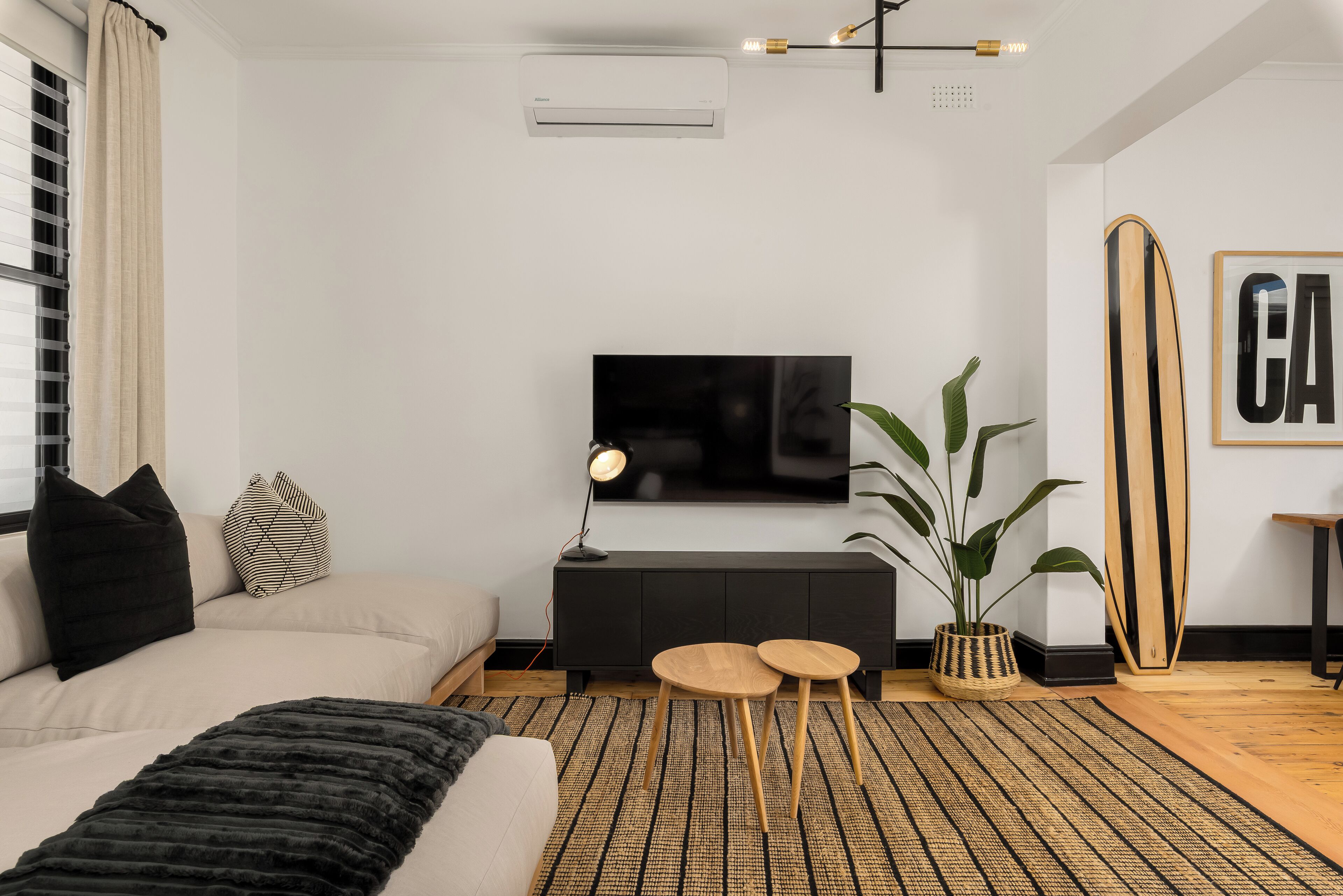 Coffres-forts dans les chambres, fer et planche à repasser