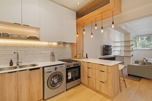 Fridge, microwave, oven, coffee/tea maker