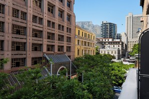 View from property - Modern Venetian Elegance in CBD (Cape Town)