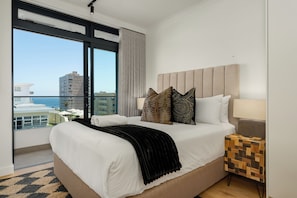 1 bedroom, in-room safe, iron/ironing board, Internet - Stylish Apartment in the Heart of Sea Point (Cape Town)