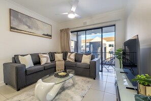 TV - Relaxed Coastal Stay | Homely 2-Bed in Ballito (Dolphin Coast)