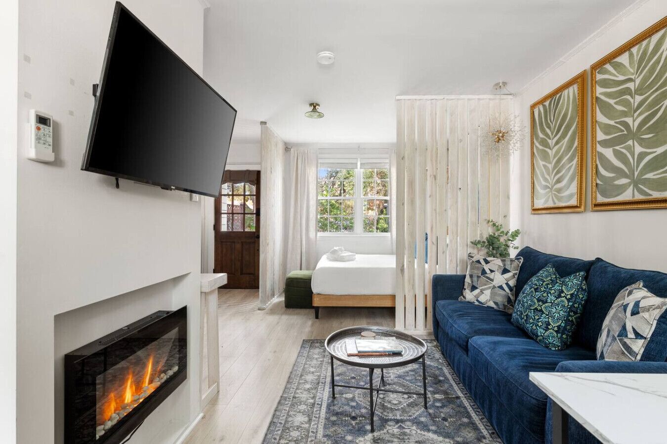 TV, fireplace