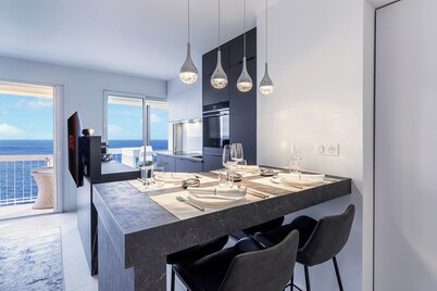 Luxury Top Floor Sea View Downtown Cap d'Ail