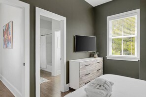4 chambres, fer et planche à repasser, Wi-Fi, draps fournis