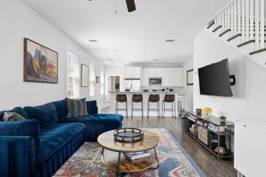 TV - 8BR-Spring Street Retreat ~ 2 Full Homes Together (Charleston)