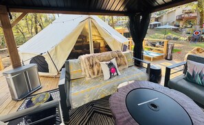 屋外ダイニングエリア