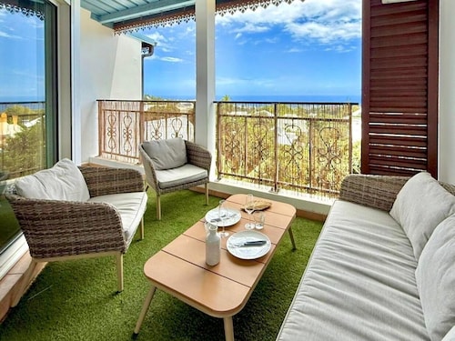 Escale Douce, Vue mer et piscine à Saint-Denis