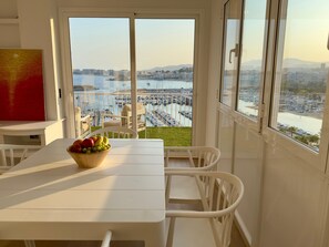 Dining - BEAUTIFUL APARTMENT IN FRONT OF THE BEACH AND WITH THE BEST VIEWS IN BLANES (Blanes)