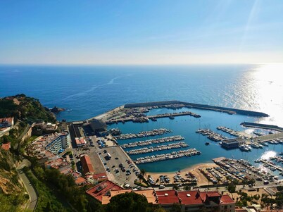 BEAUTIFUL APARTMENT IN FRONT OF THE BEACH AND WITH THE BEST VIEWS IN BLANES