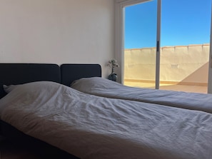 3 bedrooms, iron/ironing board, WiFi, bed sheets - Golden Beach-5 min walking distance Arenal (Jávea)