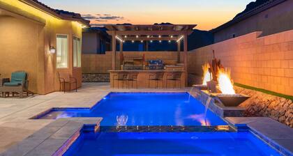 Gorgeous custom family home Starr Ridge,Hot tub, Dogs welcome, Mountain Views!