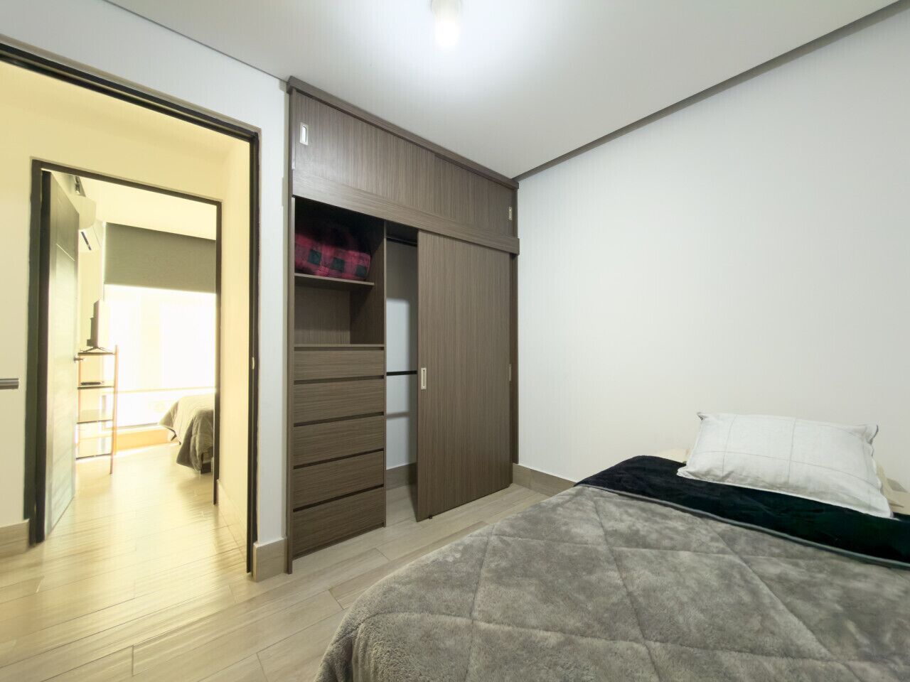 2 chambres, bureau, Wi-Fi, draps fournis