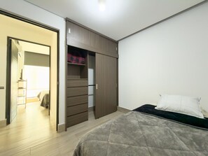 2 habitaciones, escritorio, wifi y ropa de cama 