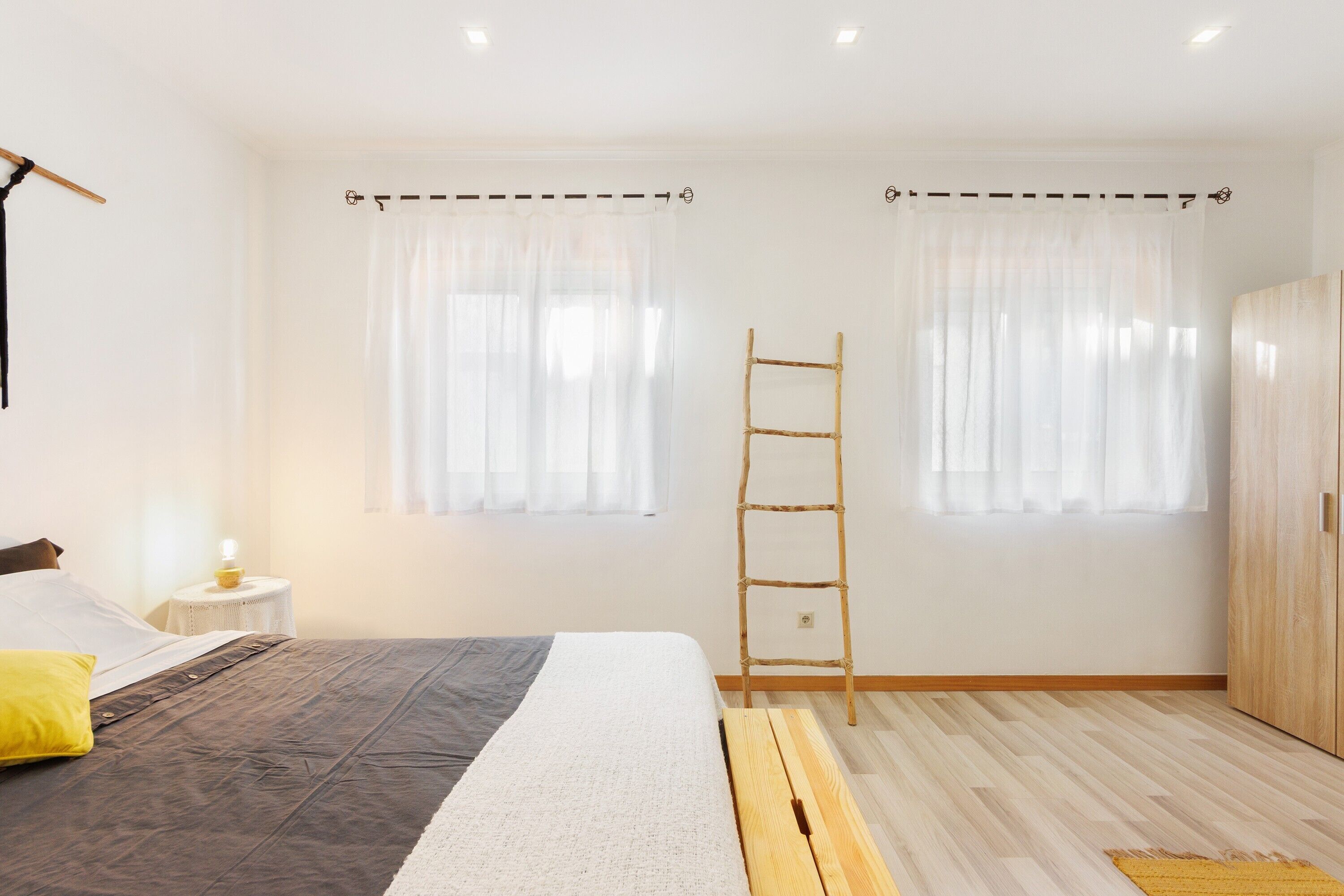 2 chambres, fer et planche à repasser, Wi-Fi, draps fournis