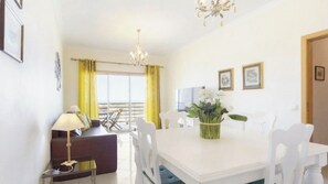 Unclassified image, 5 of 28, button - Elegant Encosta Da Orada 1 Bedroom Albufeira Apartment -garden Views Sleep 4pers (Albufeira)