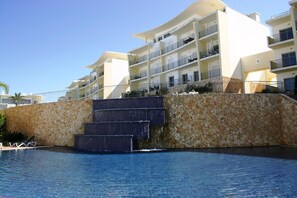 Unclassified image, 3 of 28, button - Elegant Encosta Da Orada 1 Bedroom Albufeira Apartment -garden Views Sleep 4pers (Albufeira)