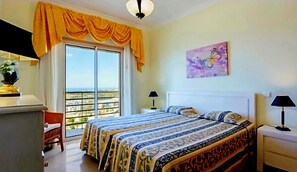 Unclassified image, 4 of 28, button - Elegant Encosta Da Orada 1 Bedroom Albufeira Apartment -garden Views Sleep 4pers (Albufeira)