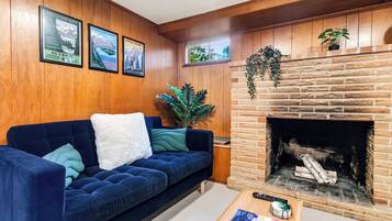 Standard Apartment | Iron/ironing board, free WiFi