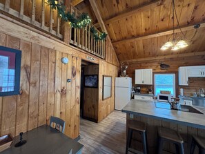 ثلاجة، ميكروويف، فرن، موقد طهي مسطح