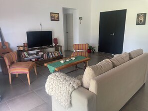 Living area - House, close to the hot springs and the river. Nature and safety. (Pueblo General Belgrano)