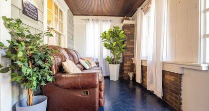 Charming Modern Farmhouse Retreat