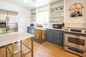 Fridge, microwave, oven, stovetop - Charming Modern Farmhouse Retreat (Terre Haute)