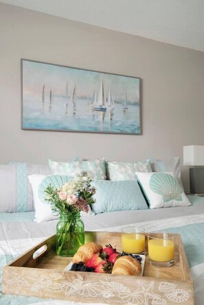 5 slaapkamers, een strijkplank/strijkijzer, reisbedje, wifi