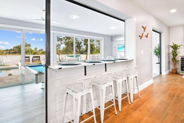 Dining - Tranquil Retreat w/heated pool, spa, & pool table (Apollo Beach, FL 33572)