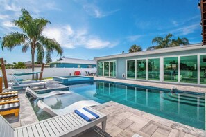 Pool - Tranquil Retreat w/heated pool, spa, & pool table (Apollo Beach, FL 33572)
