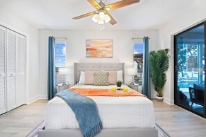 4 bedrooms, iron/ironing board, travel cot, Internet - Tranquil Retreat w/heated pool, spa, & pool table (Apollo Beach, FL 33572)