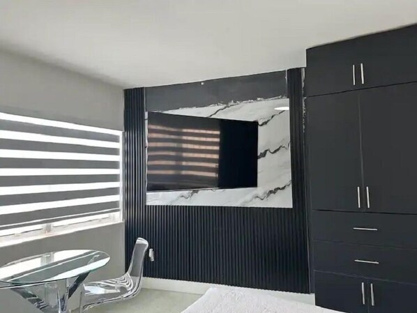 1 quarto, ferros/tábuas de passar roupa, acesso à internet